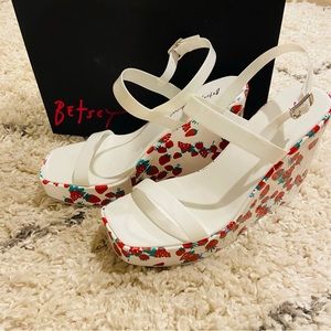 Bestey Johnson “Landry” Strawberry Platform 10m